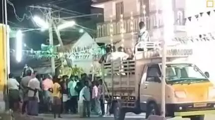 விருதுநகர்: மேல சின்னையாபுரம் கிராமத்தில் ஸ்ரீ காளியம்மன் கோவில் வைகாசி மாத பொங்கல் விழாவை முன்னிட்டு முளைப்பாரி சுமந்து சென்று நேர்த்திக்கடன்