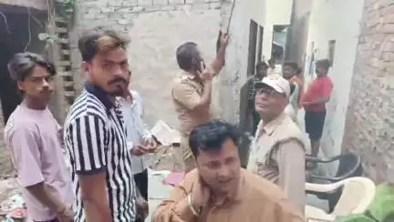 चंदौसी: गांव मौलागढ़ के मोहल्ला मिलक में अज्ञात चोरों ने एक घर से हजारों रुपए का सामान किया चोरी