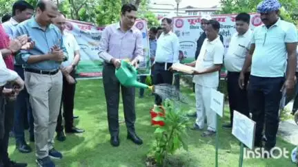 हाजीपुर: विश्व पर्यावरण दिवस पर पूर्व मध्य रेल महाप्रबंधक ने हाजीपुर मुख्यालय में किया वृक्षारोपण