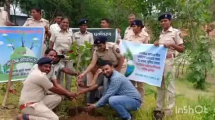 सुरगाणा: बाऱ्हे वनपरिक्षेत्र अंतर्गत जागतिक पर्यावरण दिनानिमित्त वृक्षारोपण व संगोपन उपक्रम संपन्न