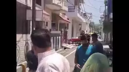 हरिद्वार: आर्यनगर में बिजली के स्मार्ट मीटर लगाने पहुंचे कर्मचारियों का स्थानीय लोगों ने किया विरोध, बिना मीटर लगाए लौटे बैरंग