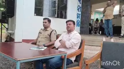 कोलारस: कोलारस थाना परिसर में आगामी त्योहारों को लेकर शांति समिति की हुई बैठक