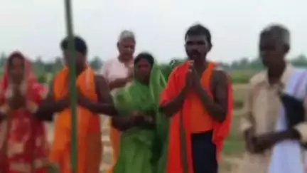 रामगढ़: रामगढ़ के पांडुआ में गंगा दशहरा पर ग्रामीणों ने धोबई नदी की भक्तिभाव से पूजा की