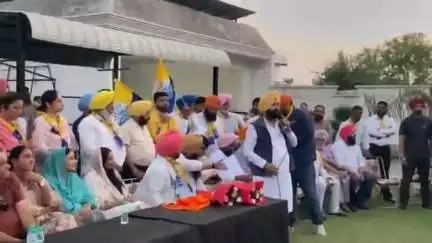 ਲੁਧਿਆਣਾ ਪੂਰਬੀ: ਜਵਾਹਰ ਕੈਂਪ ਕੈਬਨਟ ਮੰਤਰੀ ਹਰਦੀਪ ਸਿੰਘ ਮੁੰਡੀਆਂ ਵੱਲੋਂ ਆਪ ਉਮੀਦਵਾਰ ਸੰਜੀਵ 
ਅਰੋੜਾ ਦੇ ਹੱਕ ਵਿੱਚ ਕੀਤਾ ਗਿਆ ਚੋਣ ਪ੍ਰਚਾਰ