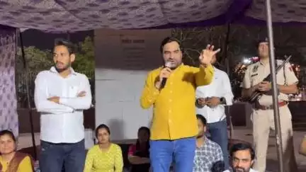 नागौर: SI भर्ती रद्द करने की मांग को लेकर चल रहे धरने पर गुरुवार देर शाम नागौर सांसद बेनीवाल ने सरकार पर लगाया आरोप