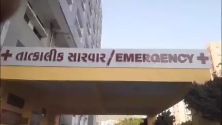 ધોરાજી: ધોરાજીમાં જૂની અદાવતમાં બબાલ સર્જતાં એક શખ્સ ઘાયલ..ધોરાજી શાક માર્કેટ પાસે જૂની અદાવતમાં બબાલ સર્જાય હતી
