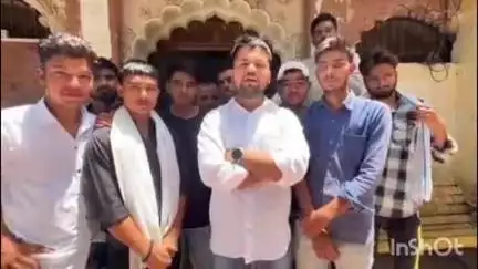 बाड़ी: उपखंड कार्यालय पर प्राइवेट स्कूलों द्वारा मनमानी फीस को लेकर यूथ कांग्रेस कार्यकर्ताओं ने दिया ज्ञापन
