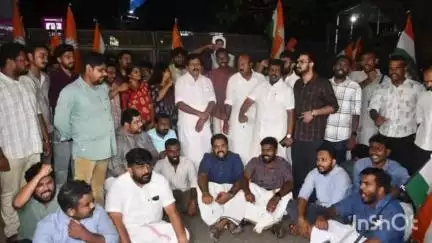തിരുവനന്തപുരം: ക്ലിഫ് ഹൗസിലേക്ക് യൂത്ത് കോൺഗ്രസ്‌ - കെ.എസ്‍.യു പ്രവർത്തകർ മാർച്ച് നടത്തി