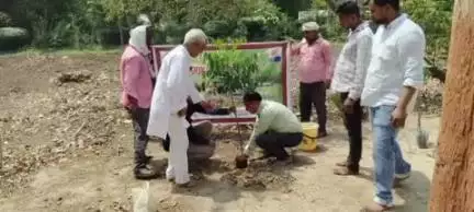 सकलडीहा: विश्व पर्यावरण दिवस पर जनपद के गंगा किनारे स्थित 47 ग्राम पंचायतों में चलाया गया प्लास्टिक मुक्ति अभियान