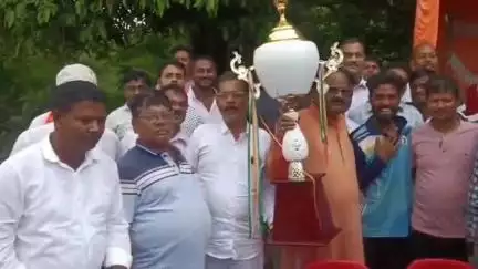 ଖଲ୍ଲିକୋଟ୍: ଦାନପୁର ଗ୍ରାମରେ କ୍ରିକେଟ ଟୁର୍ଣ୍ଣାମେଣ୍ଟ ଉଦଯାପିତ, ଯୋଗଦେଲେ ବିଧାୟକ ପୂର୍ଣ୍ଣଚନ୍ଦ୍ର ସେଠୀ