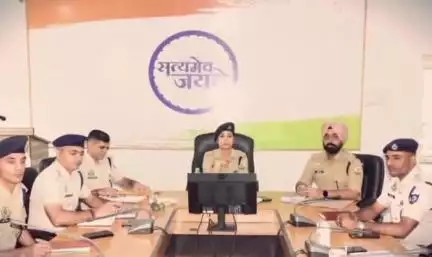 मंडी: जिलास्तरीय संयुक्त परामर्श समिति व कल्याण एवं अपराध समीक्षा बैठक पुलिस लाइन में संपन्न, पुलिसकर्मी हुए सम्मानित