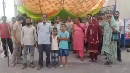 बिलासपुर सदर: नोग में जारी धरने में एसडीएम ने पहुंचकर लोगों को दिया आश्वासन, लोगों ने कहा- पहले समाधान फिर धरना खत्म #jansamasya