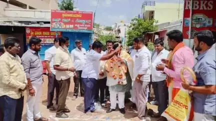 ಕುಷ್ಟಗಿ: ಪುರಸಭೆಯ 20ನೇ ವಾರ್ಡ್‌ನಲ್ಲಿ ಸಿಸಿ ರಸ್ತೆ ನಿರ್ಮಾಣ ಕಾಮಗಾರಿಗೆ ಶಾಸಕ ದೊಡ್ಡನಗೌಡರ ಚಾಲನೆ