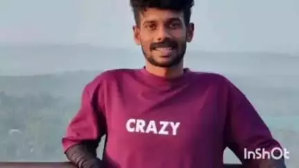 ചേർത്തല: പൂച്ചാക്കലിൽ ടൂറിസ്റ്റ് ബസ്സും ബൈക്കും കൂട്ടിയിടിച്ച് യുവാവ് മരിച്ചു