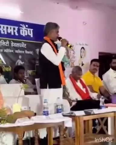 नगर पंचायत साजा में समाधान महाविद्यालय द्वारा आयोजित समर कैंप के समापन समारोह में साजा विधायक ईश्वर साहू शामिल हुए