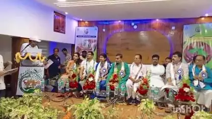 বর্ধমান ১: বর্ধমান রমনার বাগান বন বিভাগের পক্ষ থেকে বিশ্ব পরিবেশ দিবস উপলক্ষে সাংস্কৃতিক প্রতিযোগিতার পুরস্কার বিতরণী অনুষ্ঠান