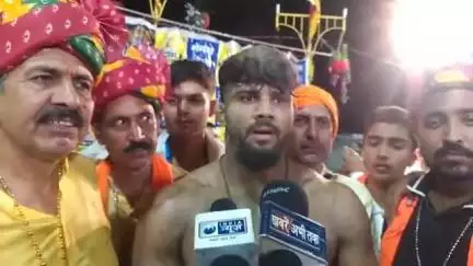 नूरपुर: गंगथ क्यालु महाराज के दंगल में मथुरा के उमेश को हराकर सिकन्दर शेख बने विजेता, बड़ी झंडी के रूप में मिला ट्रैक्टर