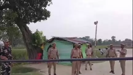 निचलौल: भारत-नेपाल सीमा पर शीतलपुर बॉर्डर पर पुलिस और SSB के जवानों ने किया सघन चेकिंग