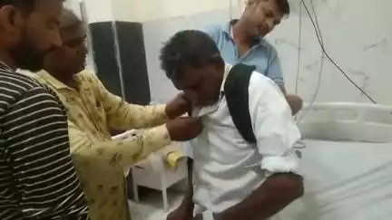 बनेड़ा: बनेड़ा रोड के समीप दो बाइकों की आपस में जोरदार भिड़ंत, हादसे में बाइक सवार व्यक्ति घायल, अस्पताल में भर्ती
