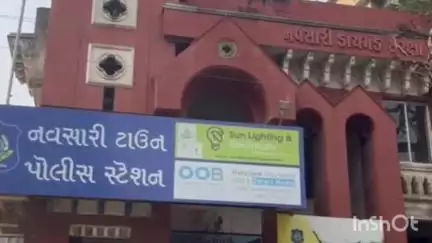 જલાલપોર: નવસારી જિલ્લાની પોલીસ છેલ્લા ત્રણ મહિનામાં ચાર લાખથી વધુ રૂપિયાનો ભારતીય બનાવટી દેશી દારૂ જિલ્લામાંથી ઝડપી પાડ્યો છે