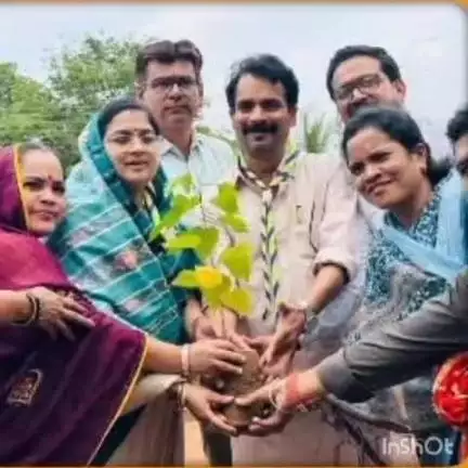 बालोद: विश्व पर्यावरण दिवस पर नपाध्यक्ष प्रतिभा चौधरी ने बालोद नगर पालिका परिसर में किया वृक्षारोपण