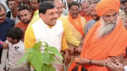 उज्जैन ग्रामीण: मुख्यमंत्री डॉक्टर मोहन यादव ने वाल्मिकी धाम में विश्व पर्यावरण दिवस पर पौधारोपण किया