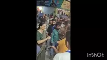 आष्टा: आष्टा में हिंदू नेता ने लेडी एसडीएम को हड़काया, वीडियो वायरल, पुलिस रोकने का करती रही प्रयास