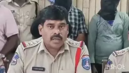 రాజేంద్రనగర్: షాద్నగర్ పోలీస్ స్టేషన్ లో గంజాయి పట్టివేత.. ఎక్సైజ్ కానిస్టేబుల్ అరెస్టు