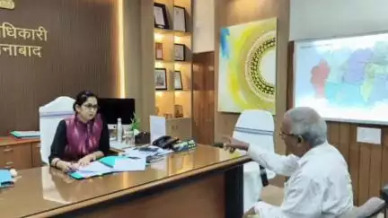 जहानाबाद: लोक शिकायत मामलों की समीक्षा और निष्पादन के लिए ज़िला पदाधिकारी ने अपीलीय वादों की सुनवाई की