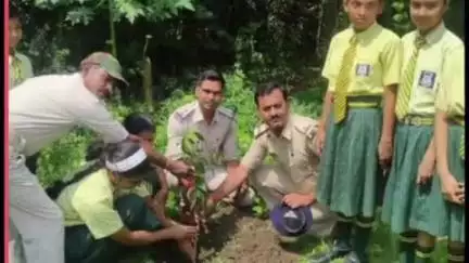 सरैयाहाट: सरैयाहाट में विश्व पर्यावरण दिवस पर 'एक पेड़ माँ के नाम' अभियान का शुभारंभ