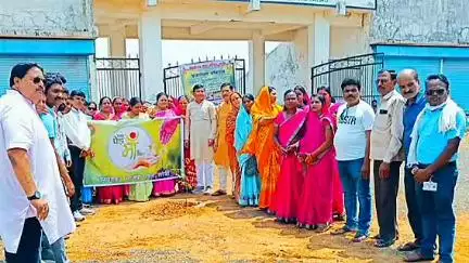 लांजी: लांजी के वीरांगना रानी अवंती बाई मिनी स्टेडियम में 'एक पेड़ माँ के नाम' अभियान के तहत हुआ पौधारोपण, विधायक रहे मौजूद