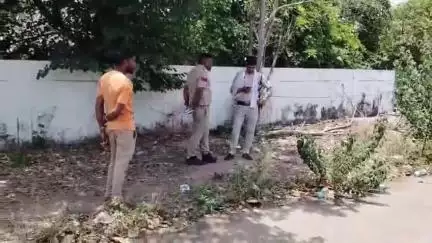 बुरहानपुर: धूलकोट क्षेत्र में खेत के रास्ते को लेकर विवाद में युवक की चाकू मारकर हत्या, परिजनों ने जताया विरोध