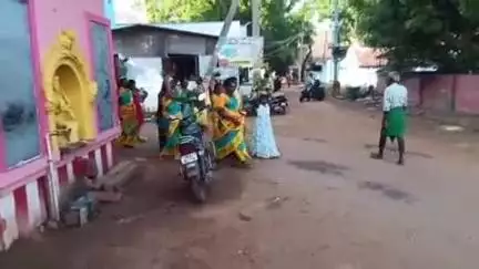 அருப்புக்கோட்டை: அன்பு நகரில் ஸ்ரீ வாழவந்த அம்மன் கோவிலில் மஞ்சள் நீராட்டு விழா