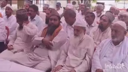 संभल: सदर कोतवाली में बकरीद को लेकर प्रशासन अलर्ट, ASP ने पीस कमेटी की बैठक में सरकार की गाइडलाइन का पालन करने की अपील की