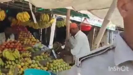 झंझारपुर: झंझारपुर में सिंगल यूज प्लास्टिक के खिलाफ दुकानों पर छापेमारी, ढाई किलो पॉलीथिन जब्त कर वसूला ₹18000 जुर्माना