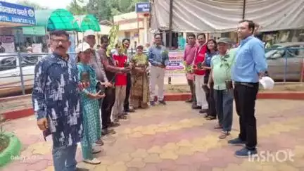 कुरूद: रेडक्रॉस सोसायटी द्वारा जिला अस्पताल परिसर में किया गया पौधरोपण, सीएमएचओ व डीपीएम सहित अन्य रहे मौजूद