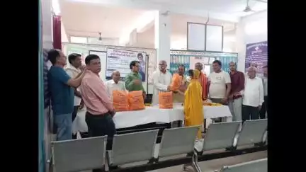 दमोह: टीबी मरीजों को मिला पोषण सहारा, औषधि विक्रेता संघ ने 50 सहायता किट बांटीं