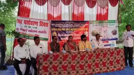 जगदीशपुर: जगदीशपुर के हड़वा गांव में मानवाधिकार संगठन ने किया वृक्षारोपण, प्लास्टिक मुक्त समाज बनाने का लिया संकल्प
