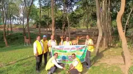 गुमला: विश्व पर्यावरण दिवस पर लायंस क्लब गुमला द्वारा पौधारोपण किया गया