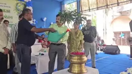 সিউড়ি ১: বীরভূম জেলা প্রশাসনের পক্ষ থেকে সিউড়ি সিধু কানু মুক্তমঞ্চে বিশ্ব পরিবেশ দিবস পালন করা হলো