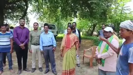 बंदगांव: पोटका के बासासाई में सांसद जोबा माझी ने वाटर ट्रीटमेंट प्लांट का निरीक्षण किया