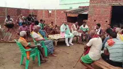 जगदीशपुर: बहेलिया आयेगा जाल बिछाएगा दाना डालेगा लोभ से फसना नहीं भोराही टोला के ग्रामीण जनता 

भाई दिनेश पूर्व विधायक जगदीशपुर