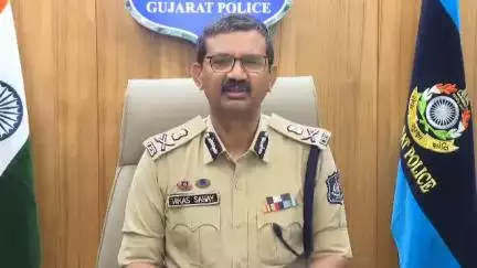 ગાંધીનગર: GP-SMASH પહેલ અંતર્ગત કરેલ કાર્યવાહી અંગે ડીજીપી વિકાસ સહાયે પોલીસ ભવન ખાતેથી આપી પ્રતિક્રિયા