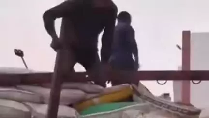 मुशहरी: जय माता दी लाइन होटल के पास उत्पाद विभाग की टीम ने एक ट्रक विदेशी शराब ज़ब्त की