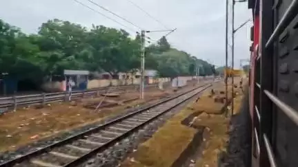 సూళ్లూరుపేట - నెల్లూరు మధ్య ఆగిన మెమో రైళ్లు
- ఇబ్బందులు పడ్డ ప్రయాణికులు