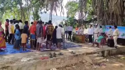 मैनपाट: युवा सेना ने मैनपाट के कदनई गांव में फॉरेस्ट विभाग के साथ मिलकर किया वृक्षारोपण, पर्यावरण को संवारने का लिया संकल्प