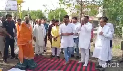कुम्भराज: कुंभराज में चाचौड़ा विधायक और नगर परिषद अध्यक्ष ने विकास कार्यों का भूमि पूजन कर पर्यावरण दिवस पर पौधारोपण किया