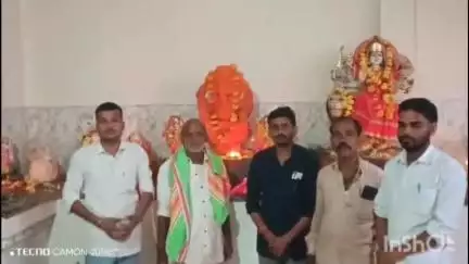 विदिशा नगर: गुरुवार शाम 6 बजे करैयाखेड़ा रोड स्थित हनुमान मंदिर परिसर में गंगा दशहरा पर अन्य देवी-देवताओं की प्रतिमा स्थापित की गई