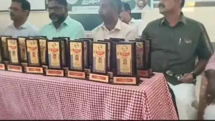 പത്തനാപുരം: വെട്ടിക്കവല മേലില പഞ്ചായത്തുകളിലെ ഗ്രന്ഥശാലകളെ ഹരിത ഗ്രന്ഥാലയങ്ങളായി ഡെപ്യൂട്ടി സ്പീക്കർ പ്രഖ്യാപിച്ചു