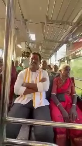 మూసాపేట: మూసాపేట్ మండలం వేముల గ్రామంలో మహబూబ్ నగర్ - దాసర్ పల్లి బస్ సర్వీస్ ను  ప్రారంభించారు ఎమ్మెల్యే  మధుసూదన్ రెడ్డి